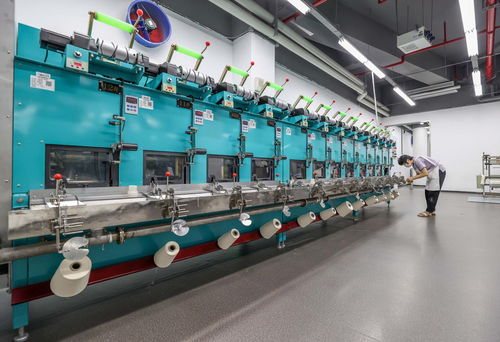 年轻商务男士的选择 利郎Less is More，青年商务本该轻松